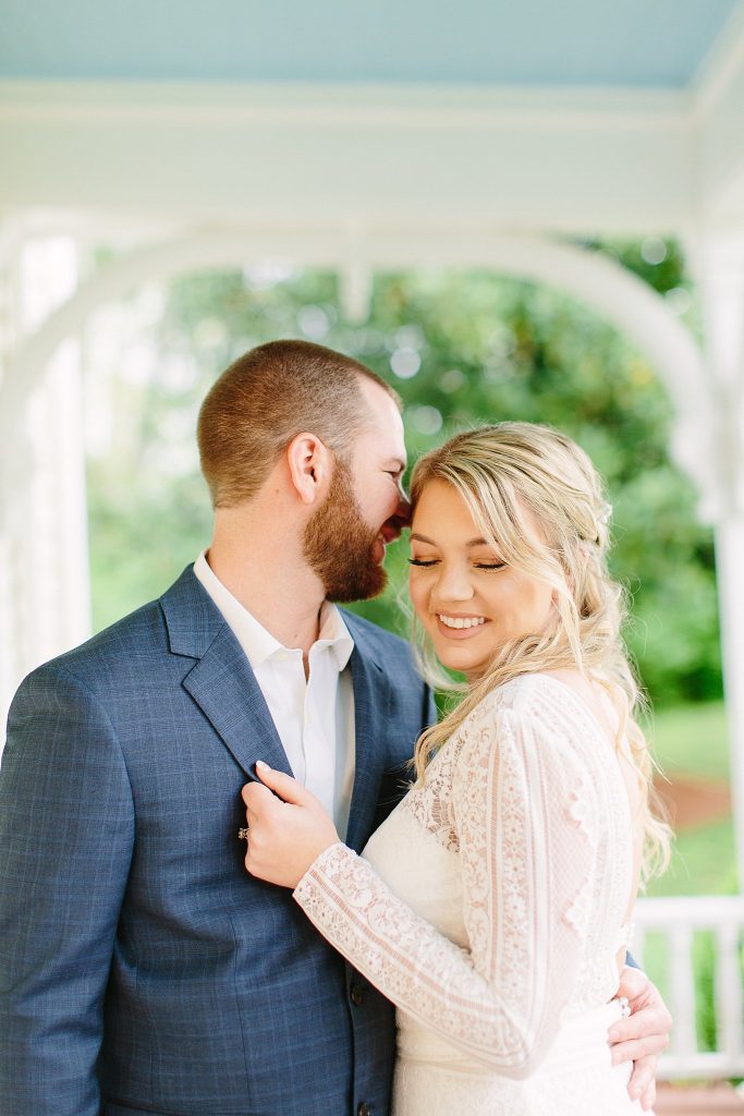Nashville bride and groom enjoy the green that Tennessee has to offer!