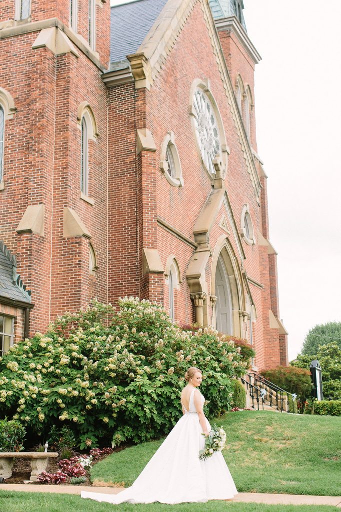 First Presbyterian Church of Clarksville Bride on Wedding Day