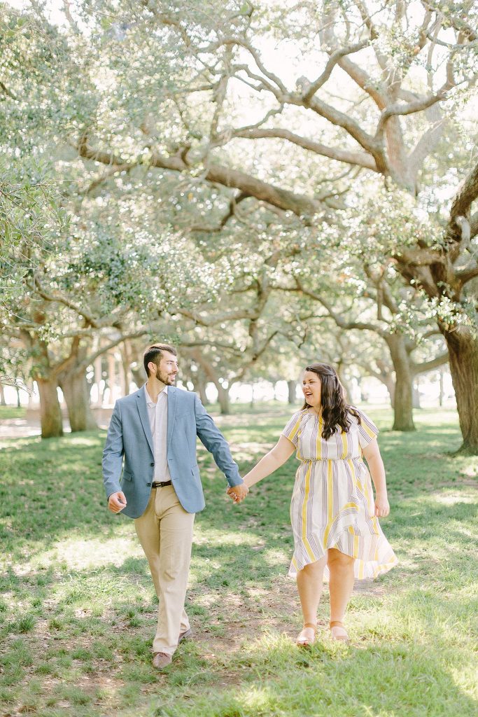 Engagement Session in Battery Park Charleston. 