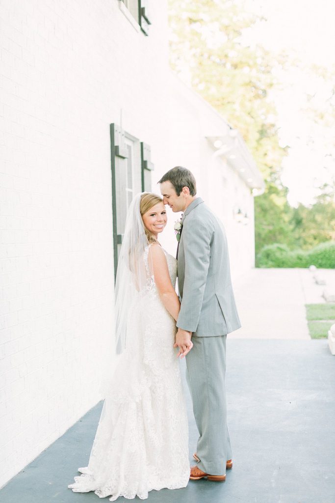 The IVY Venue in Mississippi has a porch that makes for a beautiful backdrop!